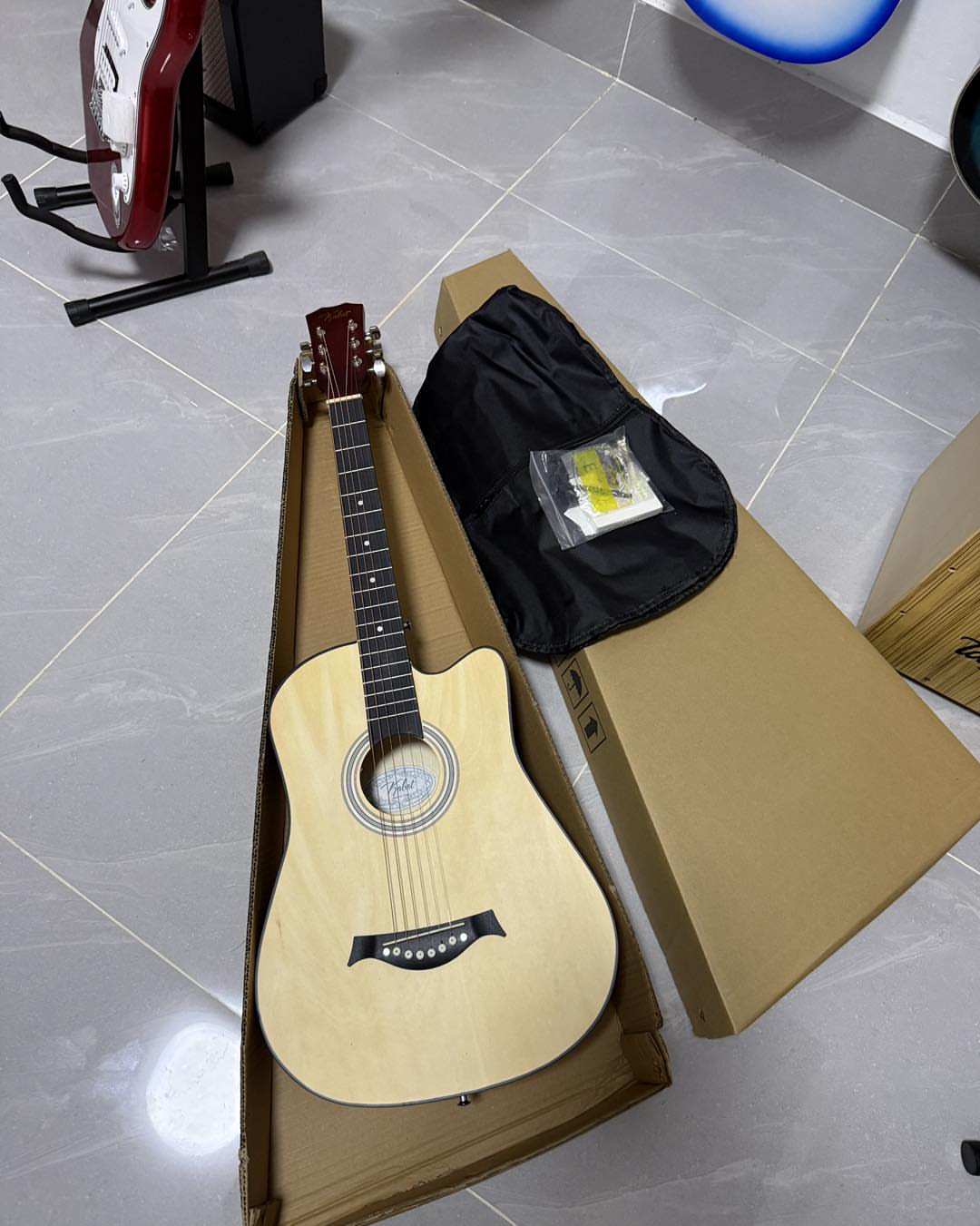 Ibanez 41" Acoustic Guitar, brand new